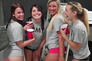 熟妇乱交视频 Porn