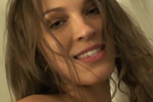 Juliaannhd艳妇熟女 Porn