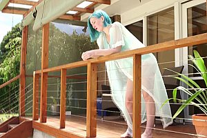 日本护士人妖乳伦 Porn